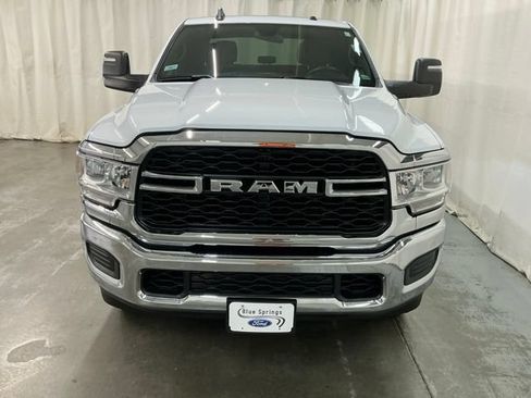 Used 2024 RAM 2500 Tradesman w/ Chrome Appearance Group AWD/4WD image 10