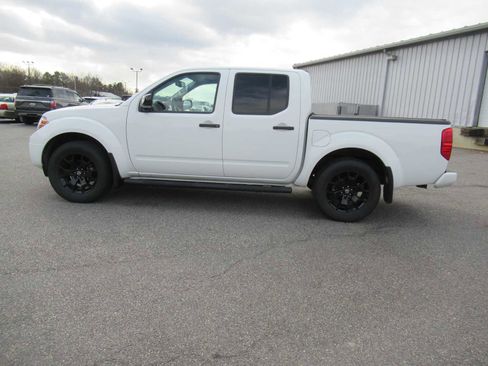 Used 2021 Nissan Frontier SV image 8