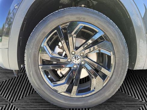 Used 2023 Volkswagen Atlas SE w/ Panoramic Sunroof Package AWD/4WD image 14