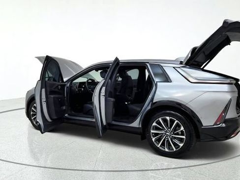 Used 2024 Cadillac Lyriq Sport RWD image 16
