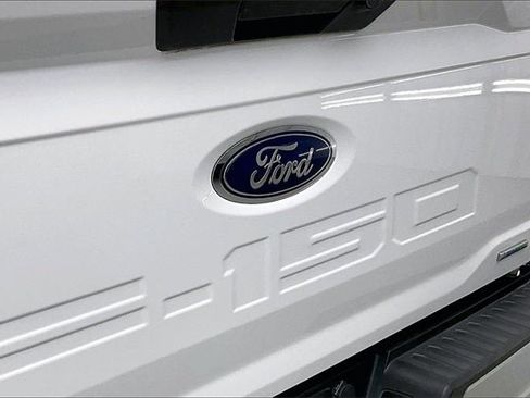 Used 2022 Ford F150 XLT w/ Trailer Tow Package image 9