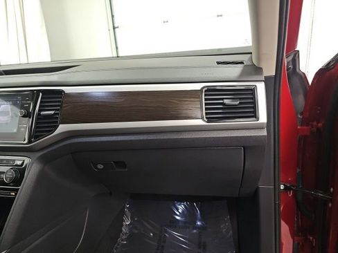 Used 2022 Volkswagen Atlas SE image 39