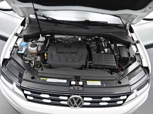 Used 2021 Volkswagen Tiguan SE w/ Panoramic Sunroof Package AWD/4WD image 21