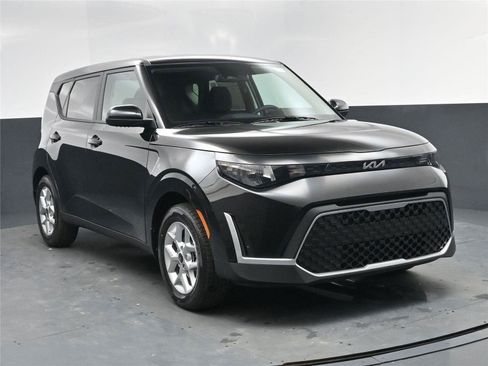 New 2025 Kia Soul LX image 14