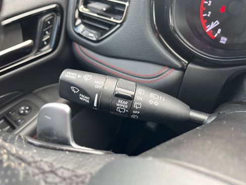 Used 2023 Dodge Durango GT image 33