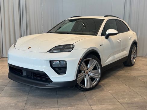 Certified 2025 Porsche Macan Electric image 1