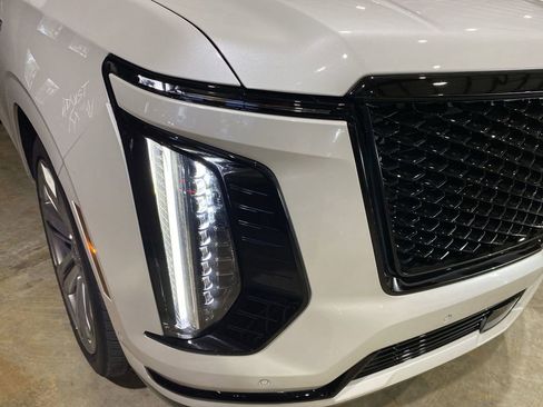 Used 2025 Cadillac Escalade Sport Platinum image 19