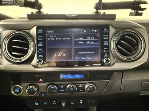 Used 2022 Toyota Tacoma TRD Off-Road w/ Technology Package image 29