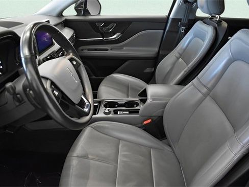 Used 2022 Lincoln Corsair AWD w/ Premium Package image 22