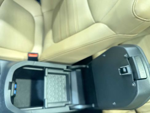 Used 2022 Toyota RAV4 Limited image 27