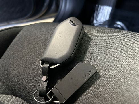 Used 2025 Kia K4 EX image 33