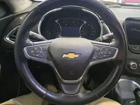 Used 2018 Chevrolet Malibu LT image 14