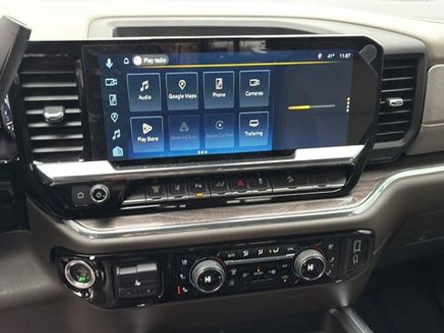 Used 2024 Chevrolet Silverado 2500 LTZ w/ LTZ Premium Package image 26