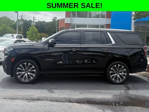 Used 2023 Chevrolet Tahoe High Country w/ Premium Package 2 AWD/4WD image 2