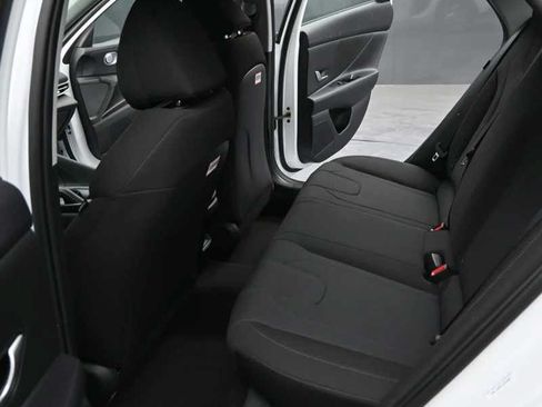 New 2026 Hyundai Elantra SE FWD image 16