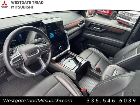 Used 2025 GMC Yukon Denali AWD/4WD image 8