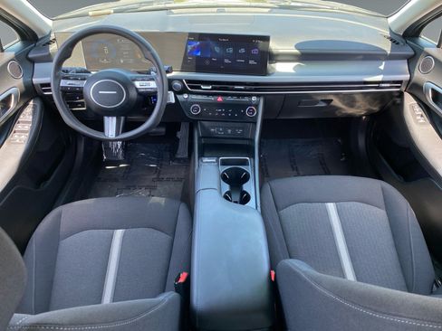 Used 2025 Hyundai Sonata SEL FWD image 10