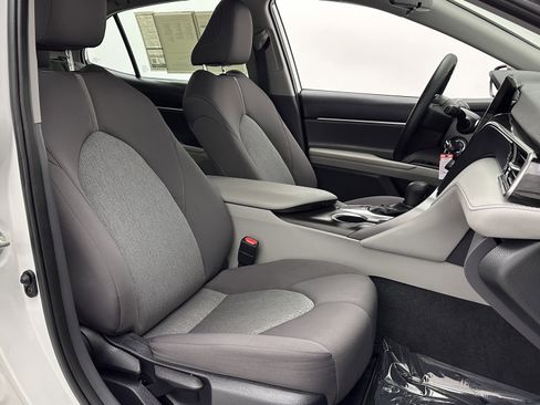 Used 2023 Toyota Camry LE FWD image 34
