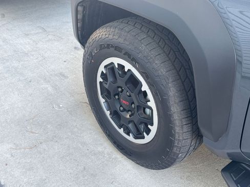 Used 2025 Toyota 4Runner TRD Off-Road image 30