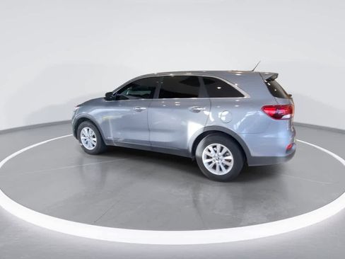 Used 2020 Kia Sorento LX image 6