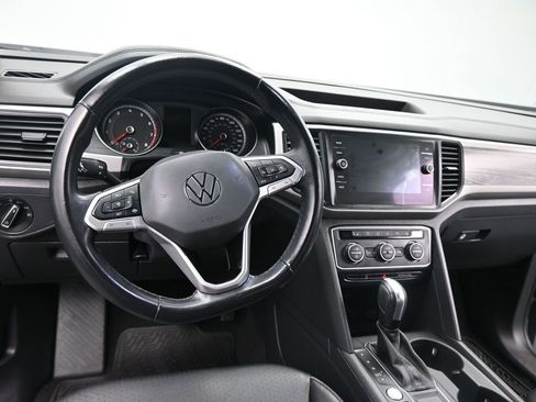 Used 2020 Volkswagen Atlas Cross Sport SE image 11