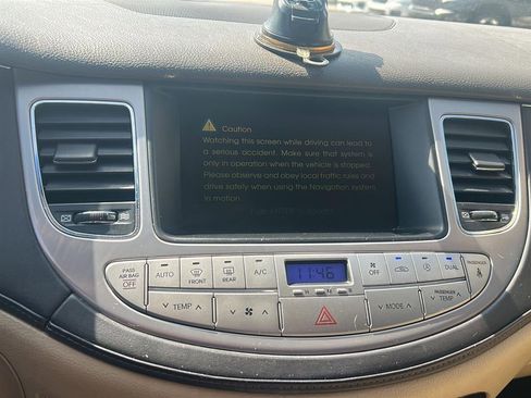 Used 2010 Hyundai Genesis 4.6 w/ Technology Pkg 5 image 9