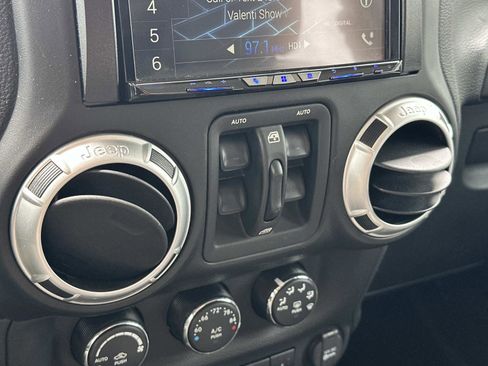 Used 2012 Jeep Wrangler Unlimited Sahara w/ Connectivity Group AWD/4WD image 26