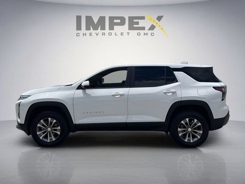 Used 2026 Chevrolet Equinox LT FWD image 2