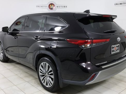 Used 2021 Toyota Highlander Platinum image 4