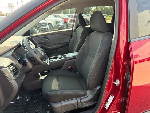 Used 2023 Nissan Rogue S AWD/4WD image 10
