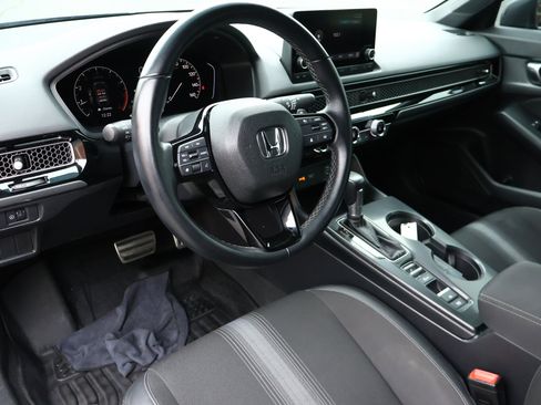 Used 2023 Honda Civic Sport image 3
