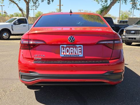 Used 2024 Volkswagen Jetta Sport image 6