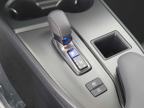 Certified 2026 Lexus UX 300h FWD image 31