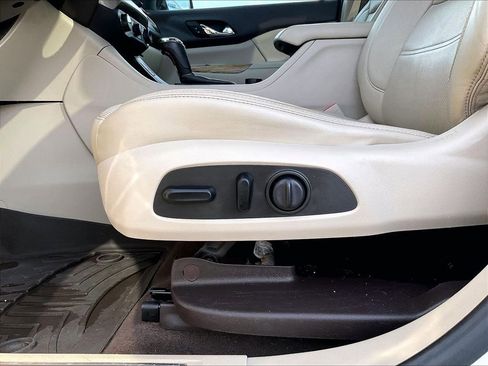 Used 2017 GMC Acadia Denali w/ Technology Package image 28