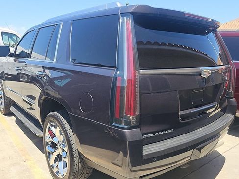 Used 2016 Cadillac Escalade Luxury RWD image 6