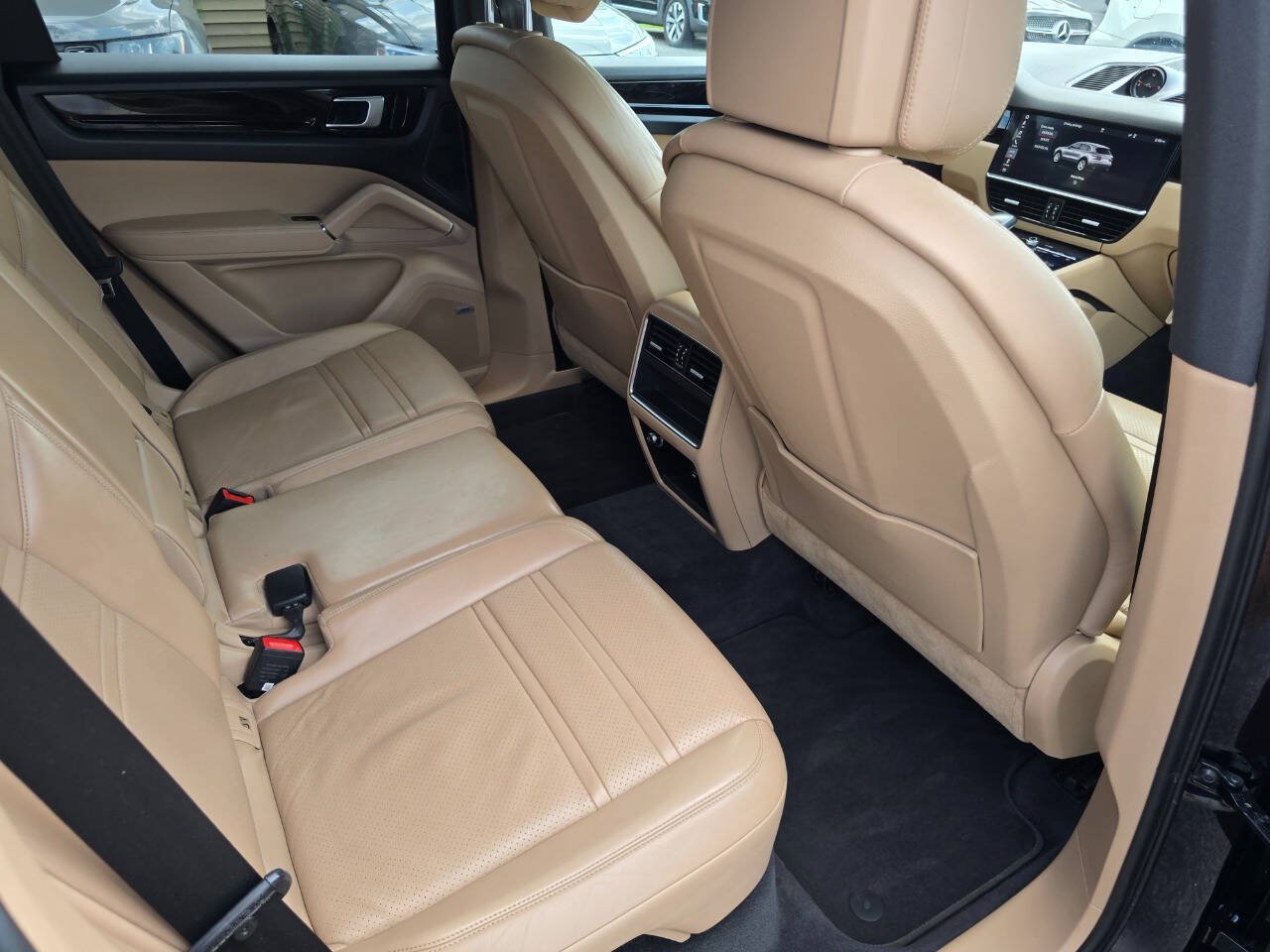 Used 2019 Porsche Cayenne AWD/4WD image 34