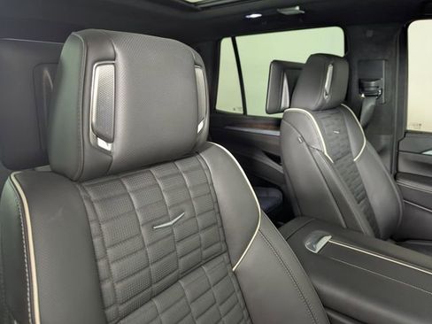 Used 2025 Cadillac Escalade Sport Platinum image 26