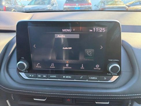 Used 2023 Nissan Rogue SV w/ SV Premium Package image 34