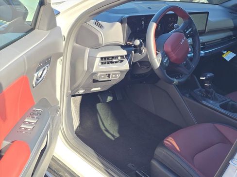 New 2025 Kia K4 GT-Line image 9