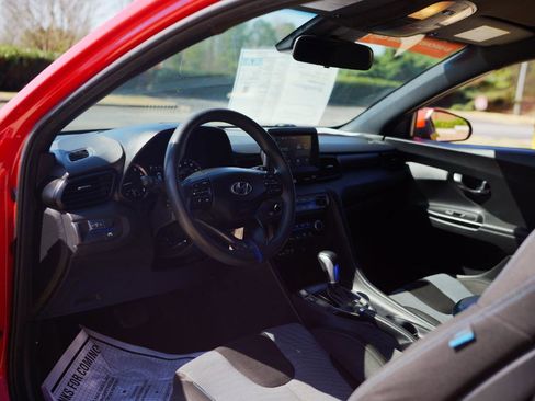 Used 2019 Hyundai Veloster 2.0 image 13