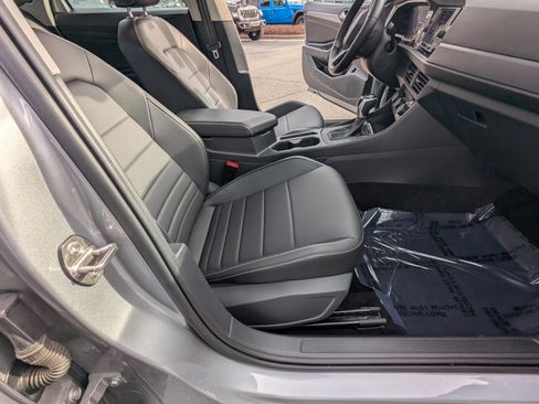 Used 2023 Volkswagen Jetta SE w/ Panoramic Sunroof Package image 14