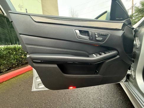 Used 2015 Mercedes-Benz E 350 E 350 4MATIC Wagon 4D image 20