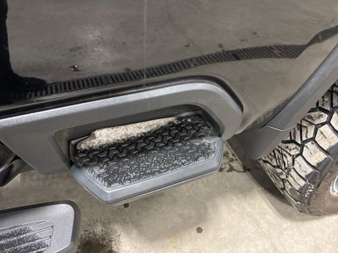 Used 2023 Chevrolet Silverado 2500 High Country image 17