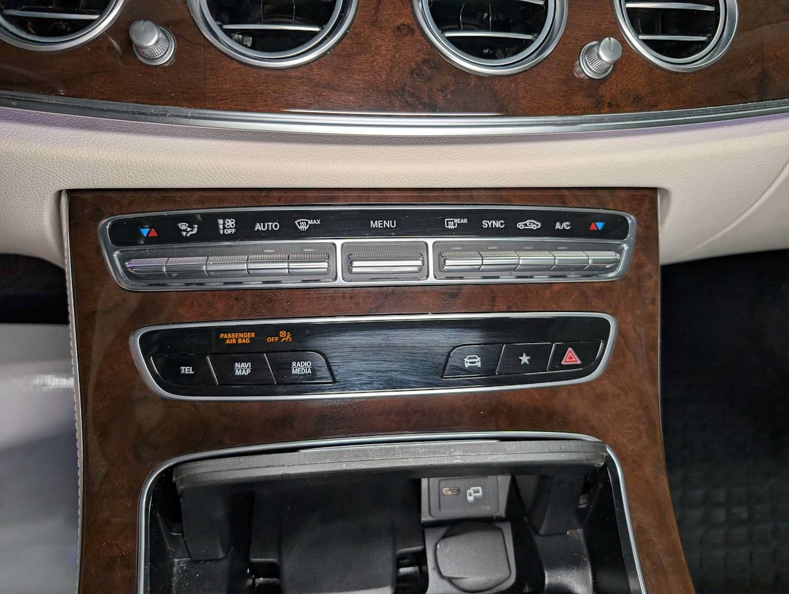 Certified 2022 Mercedes-Benz E 350 4MATIC Sedan image 28