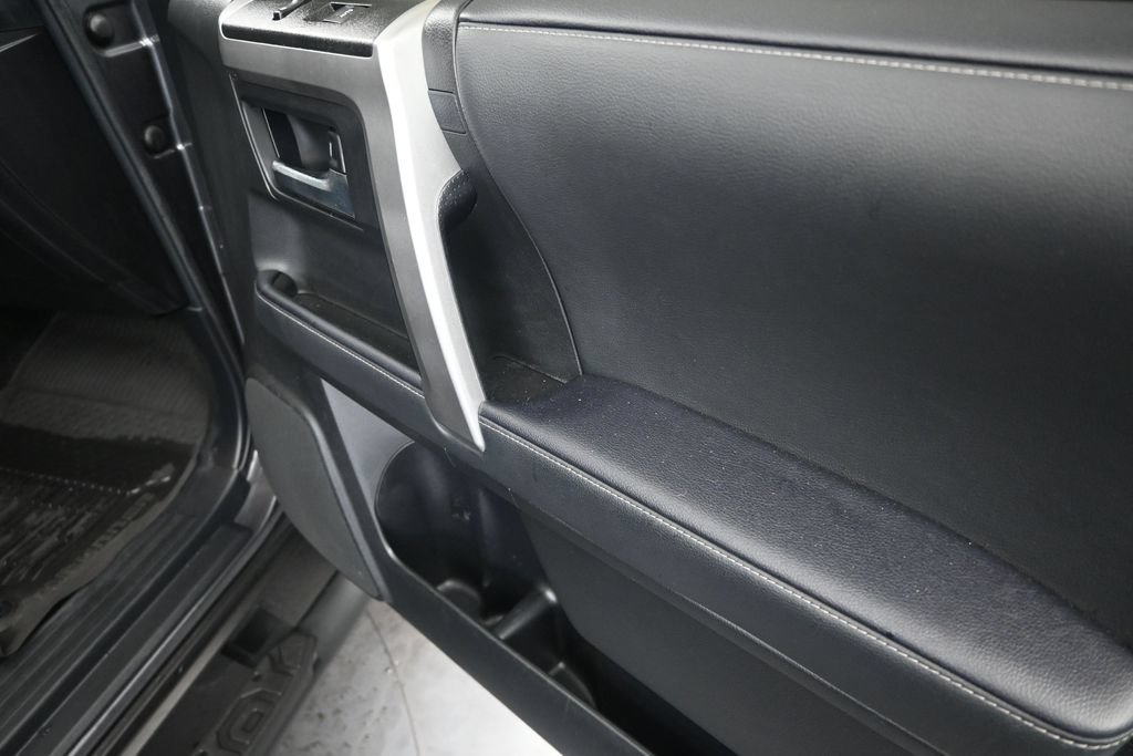 Used 2021 Toyota 4Runner SR5 Premium w/ Moonroof Package RWD image 23