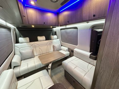 Used 2024 Mercedes-Benz Sprinter 3500 image 36