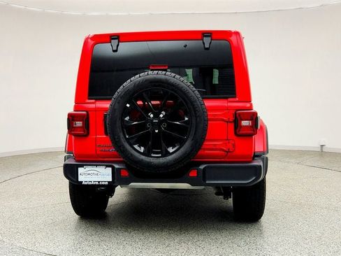 Used 2025 Jeep Wrangler Unlimited Sahara AWD/4WD image 6