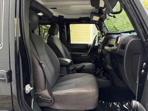 Used 2016 Jeep Wrangler Unlimited Sport AWD/4WD image 20