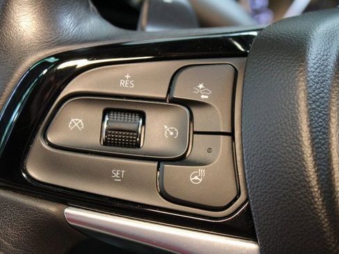 Used 2023 Buick Enclave Avenir image 24