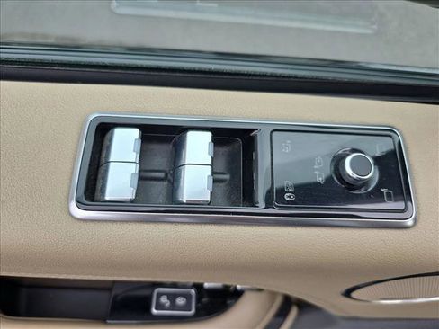 Used 2019 Land Rover Range Rover HSE image 28